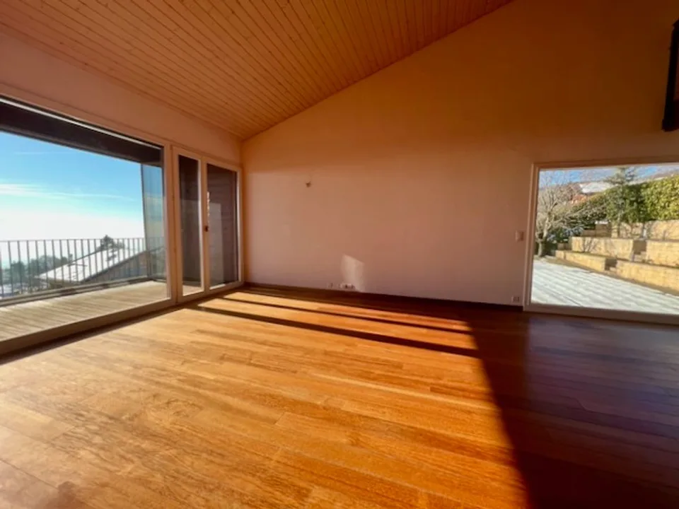 Fai un'offerta per questa splendida villa eccezionale, con vista sul lago e sulle Alpi