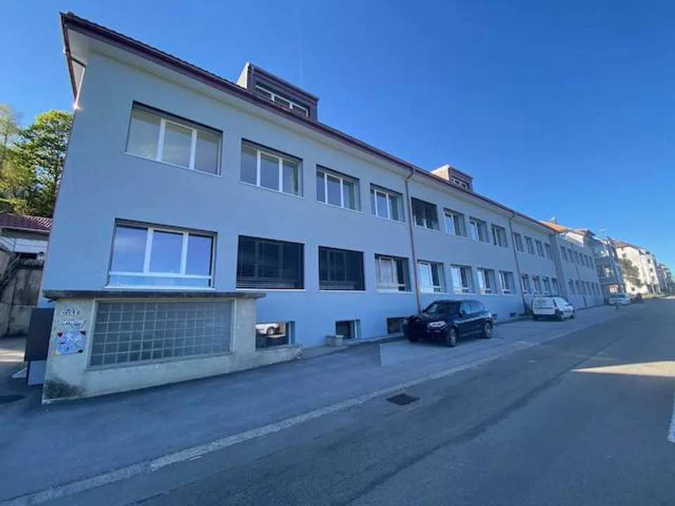 Magnifique appartement spacieux, adapté aux personnes à mobilité réduite, 3 pièces,  dans les  Combles, avec ascenceur