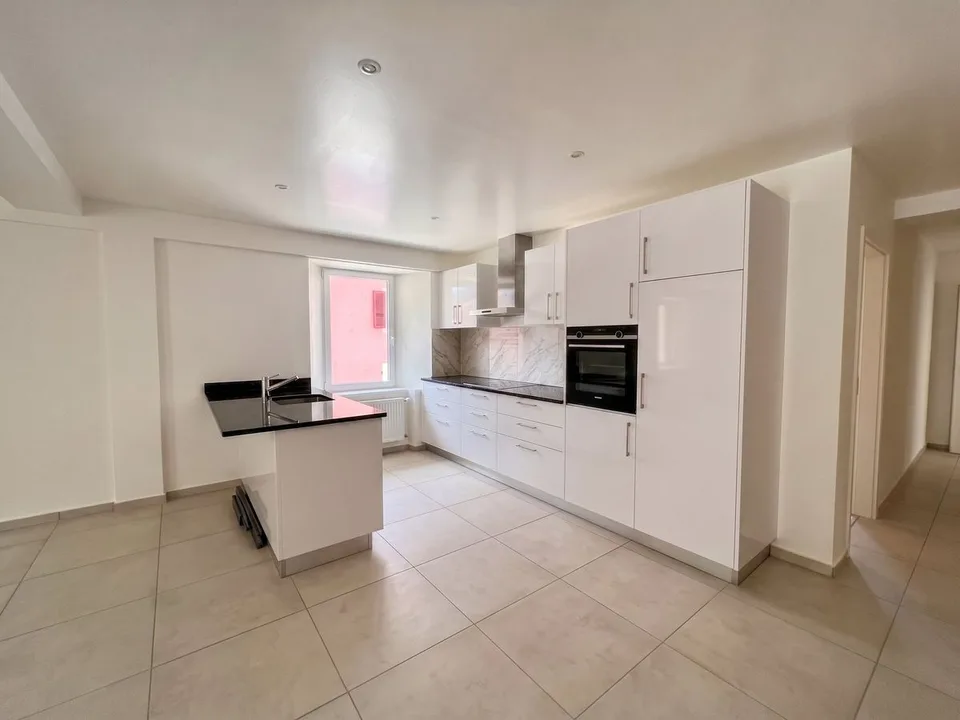 Apartment B - 2.5 rooms, with balcony - Pleasant setting in Couvet