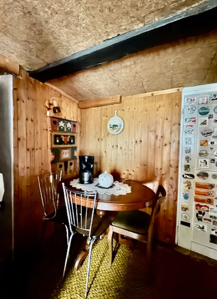 In esclusiva: Casa indipendente da ristrutturare a Brenets