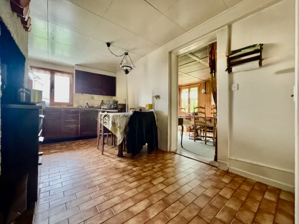 In esclusiva: Casa indipendente da ristrutturare a Brenets