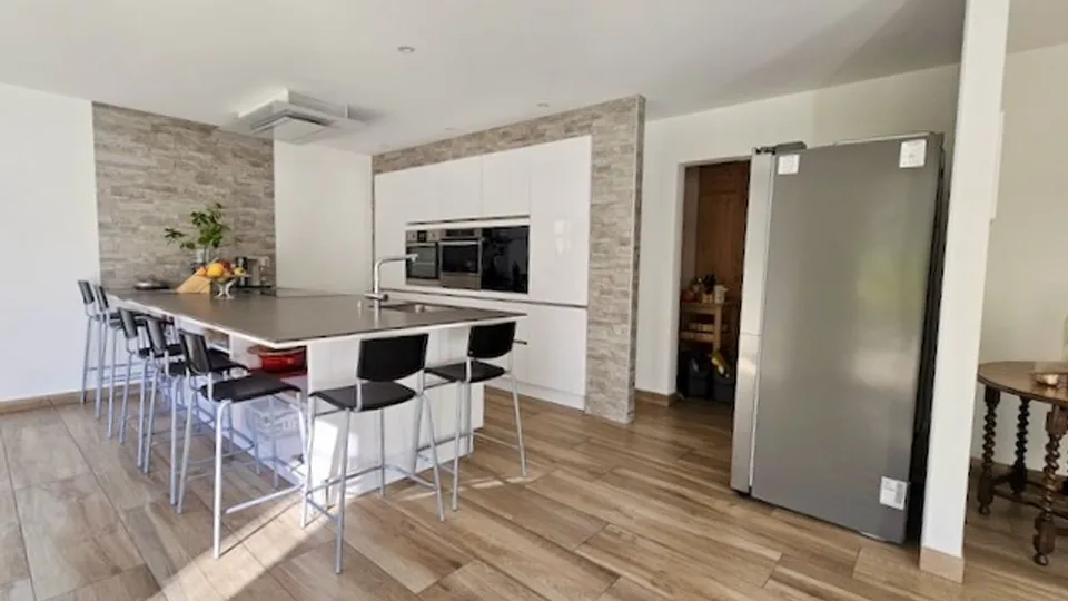 Semi-Detached Villa Located in a Pleasant, Popular Neighborhood of Fleurier