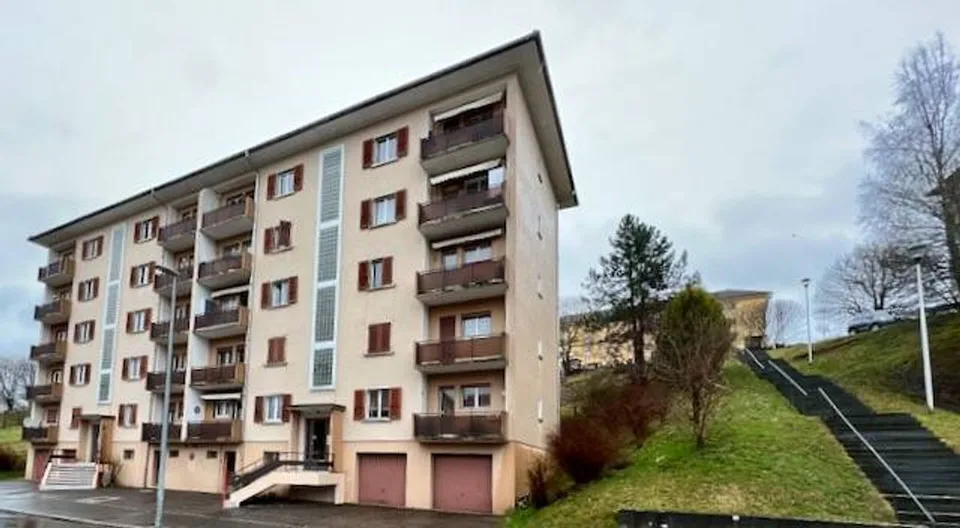 2 apartments of 3.5 rooms, on the 2nd floor, with balconies