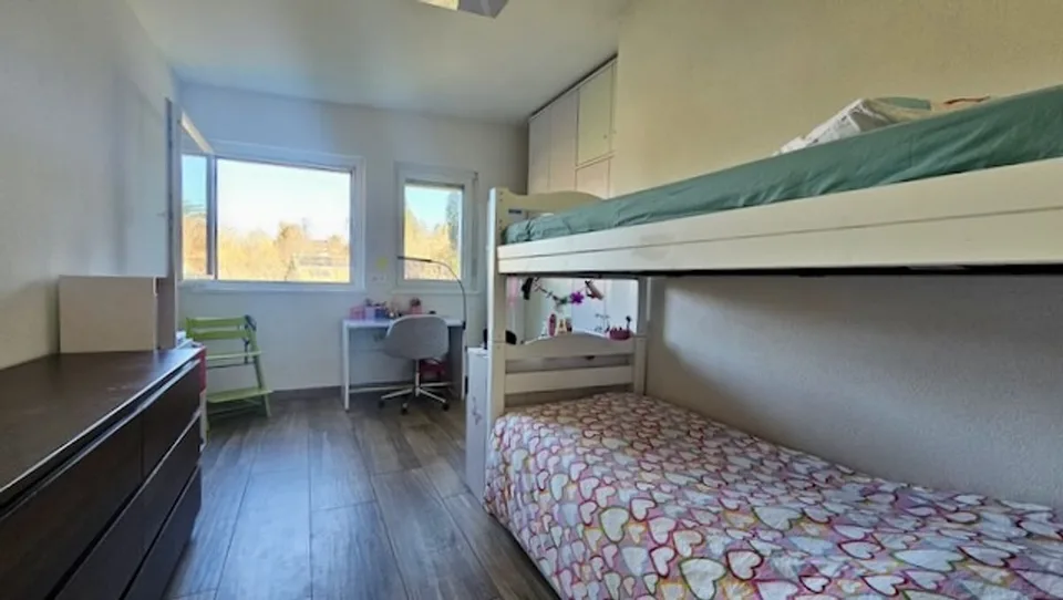 Semi-detached villa located in a pleasant sought-after neighborhood of Fleurier