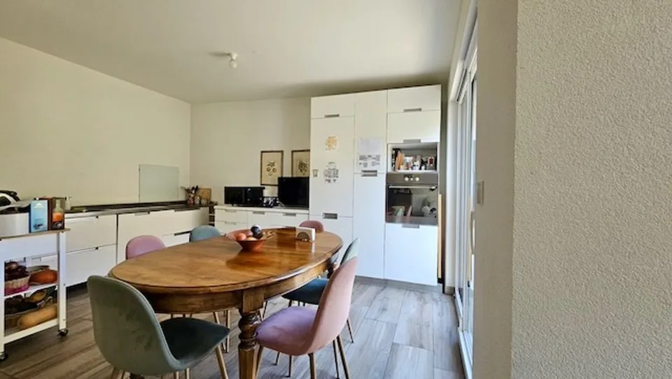 Villa  contigüe située dans un agréable quartier prisé de Fleurier