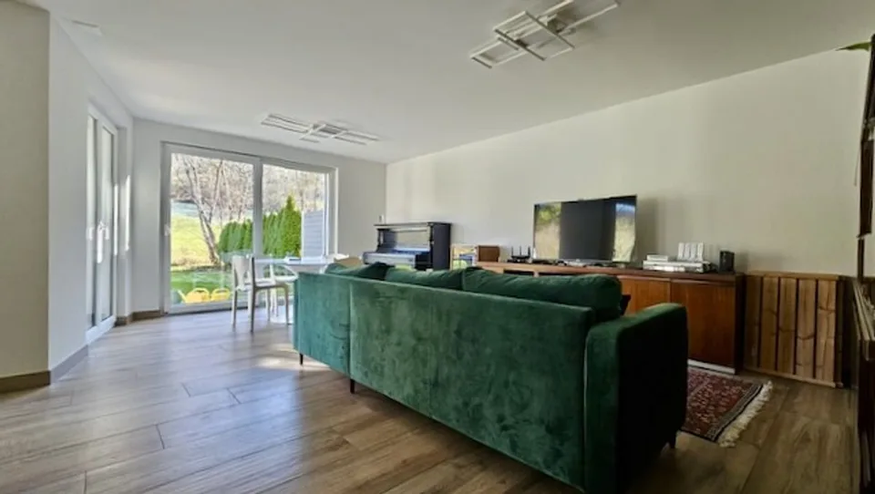 Villa  contigüe située dans un agréable quartier prisé de Fleurier