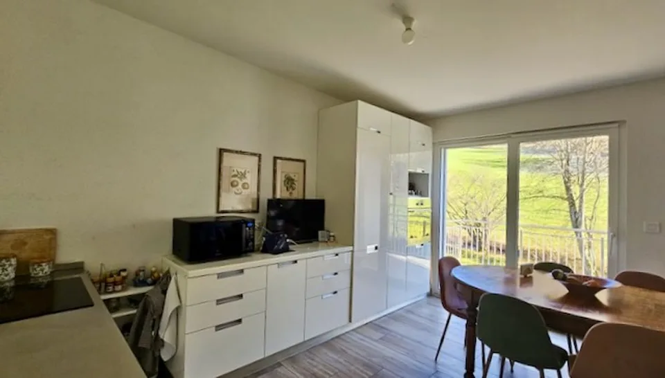 Villa  contigüe située dans un agréable quartier prisé de Fleurier