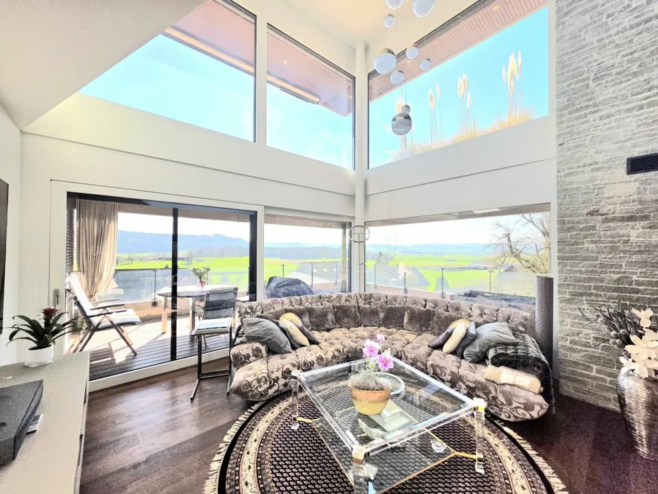 Exklusive Maisonette-Attika mit grosszügigen Terrassen mit fantastischer Aussicht