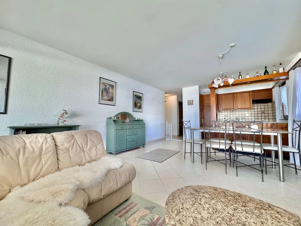 Bel appartement 3.5 pièces en rez-de-jardin prés de l'arrêt de funiculaire de Blûche / Ref. 1007-684