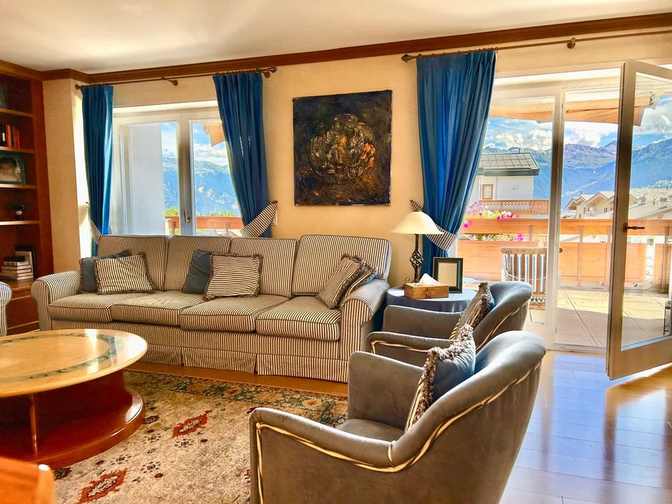 Wunderschöne Wohnung im Zentrum von Crans mit atemberaubendem Blick