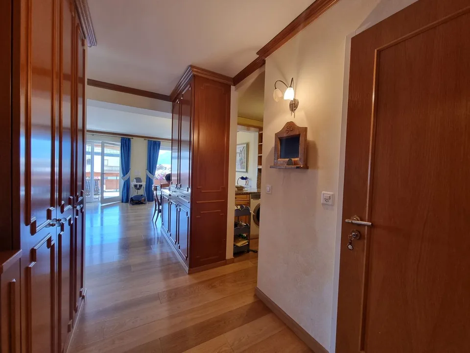 Wunderschöne Wohnung im Zentrum von Crans mit atemberaubendem Blick