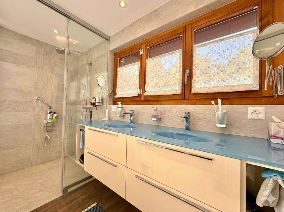 Wunderschöne 5,5-Zimmer-Wohnung, Ski-In / Ski-Out, am Fuße der Arnouva-Signal-Lifte
