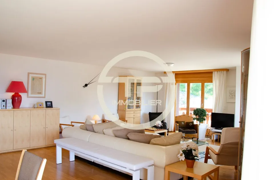 Helles 4,5-Zimmer-Apartment, nur 5 Minuten vom Zentrum von Crans entfernt / Ref. 1007-661