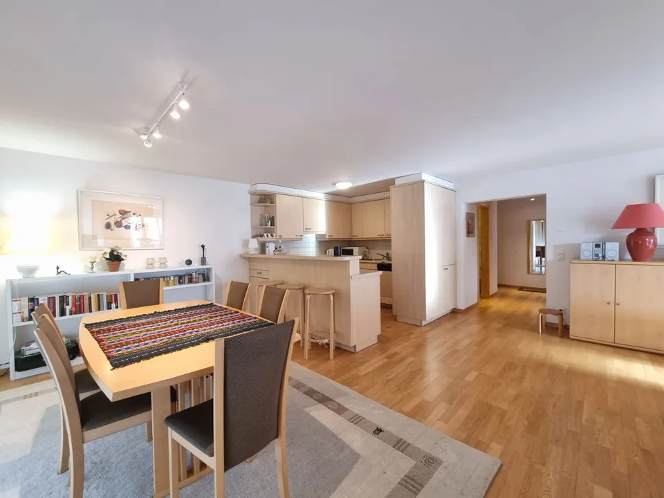 Helles 4,5-Zimmer-Apartment, nur 5 Minuten vom Zentrum von Crans entfernt / Ref. 1007-661