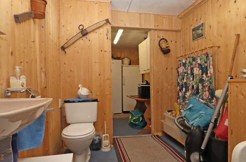 Freistehendes und grosszügiges Wohn- oder Ferienhaus an sonniger Lage in Obstalden