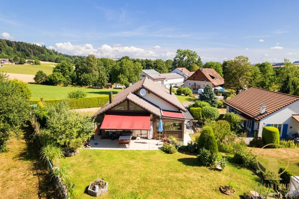A VUCHERENS - prächtige Villa mit 6,5 Zimmern und Garten