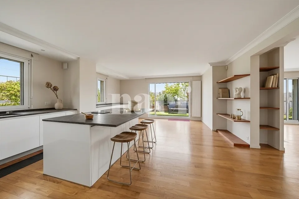 Beautiful attic with terrace in the heart of Carouge