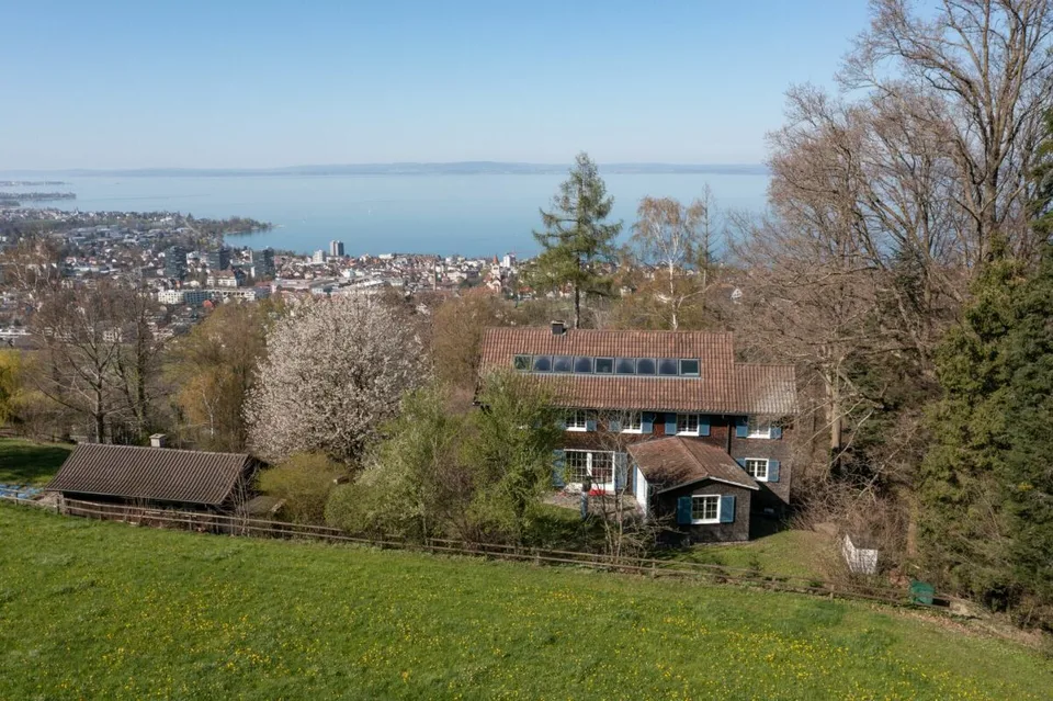 Wunderschönes, modern ausgebautes  Einfamilienhaus mit absoluter Privatsphäre und Seesicht