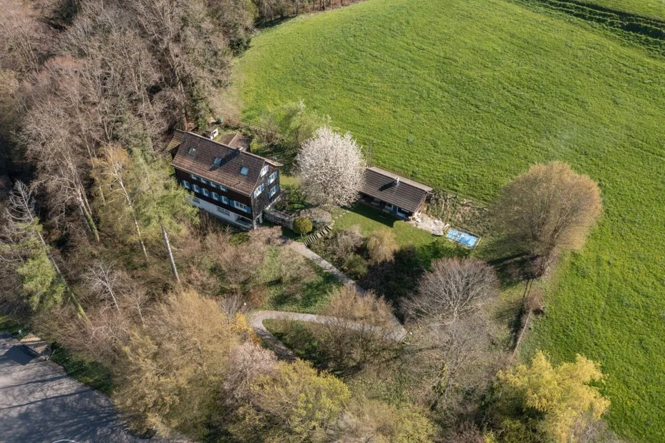 Maison individuelle moderne avec vue sur le lac et absolue intimité