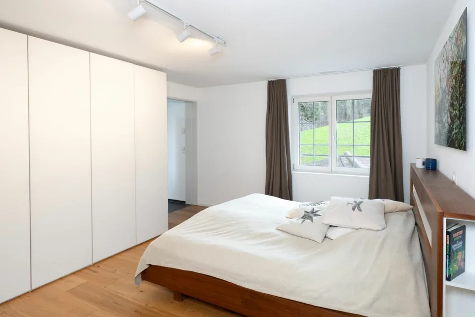 Maison individuelle moderne avec vue sur le lac et absolue intimité
