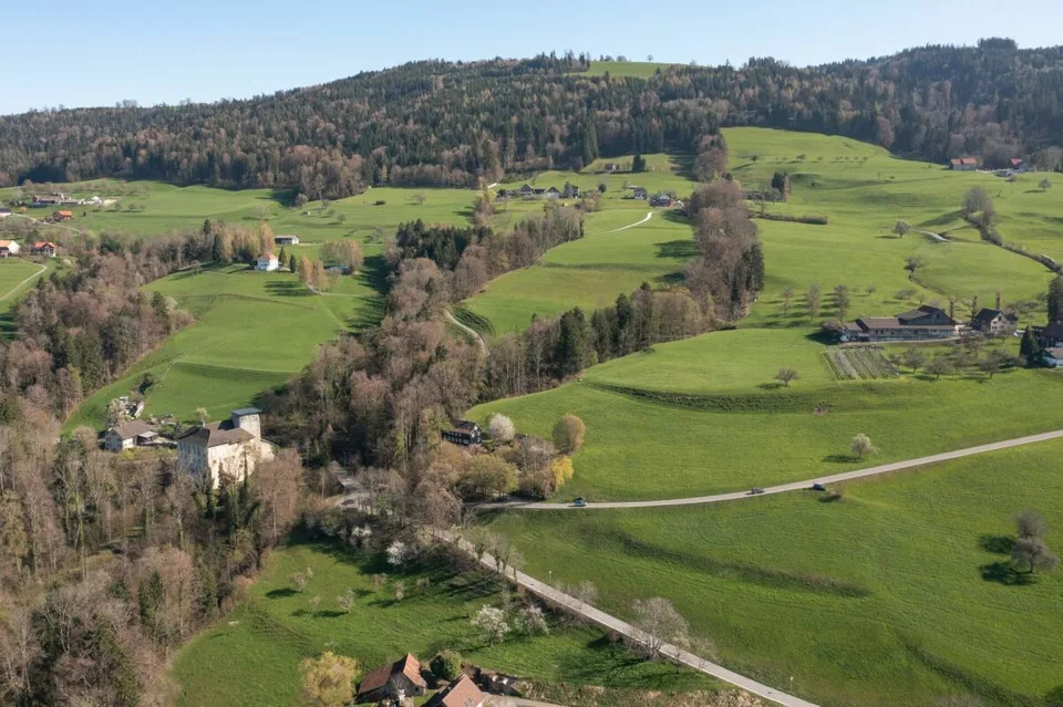 Maison individuelle moderne avec vue sur le lac et absolue intimité