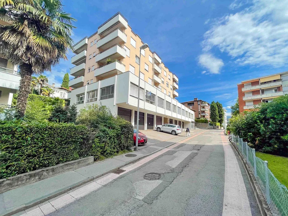 Ufficio di 5 locali nel quartiere di Besso
