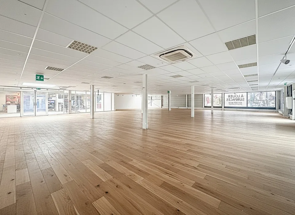 surface modulable de 293 à 1'665 m2 - Roc Centre - Conthey