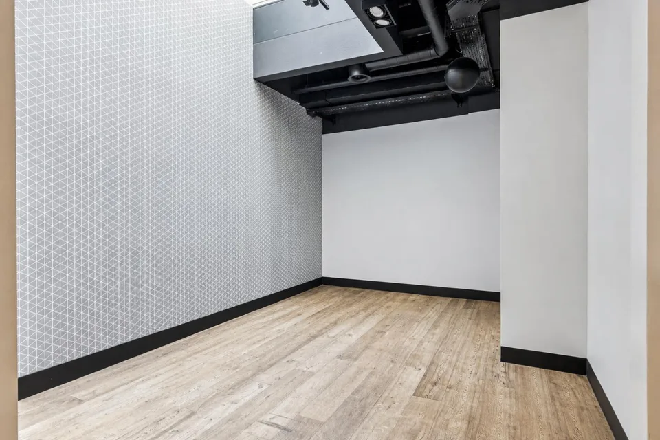 Indirizzo commerciale centrale con accesso diretto all'ascensore