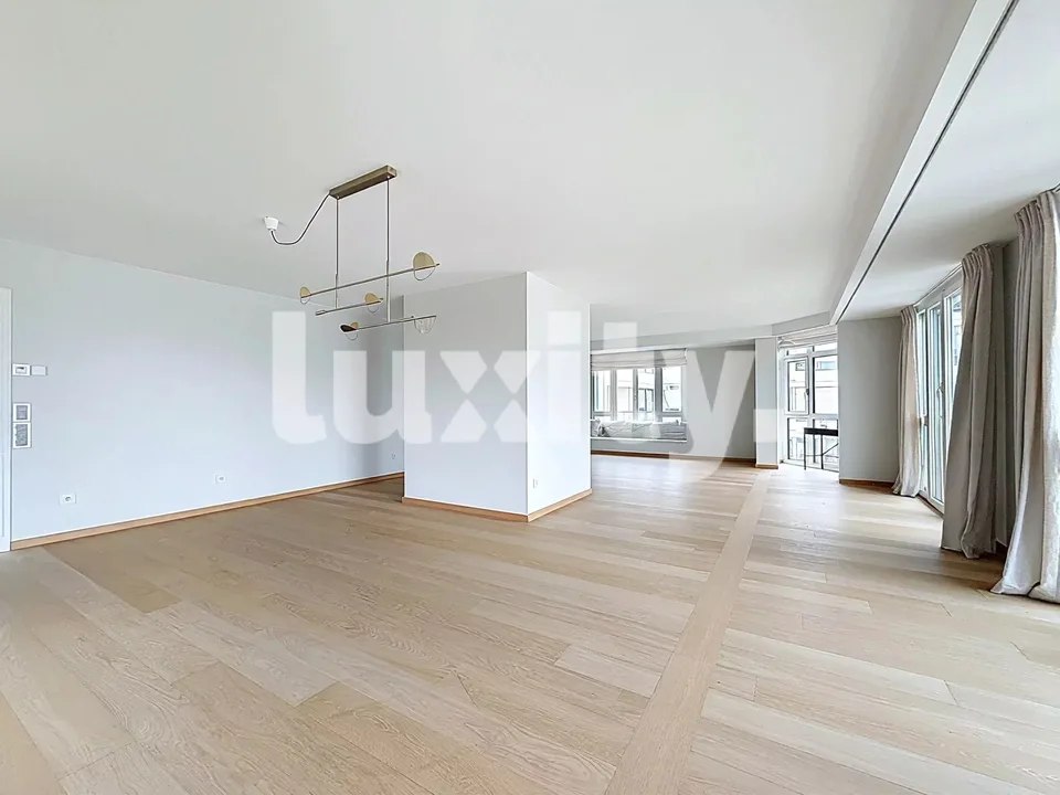 Appartement moderne vue lac