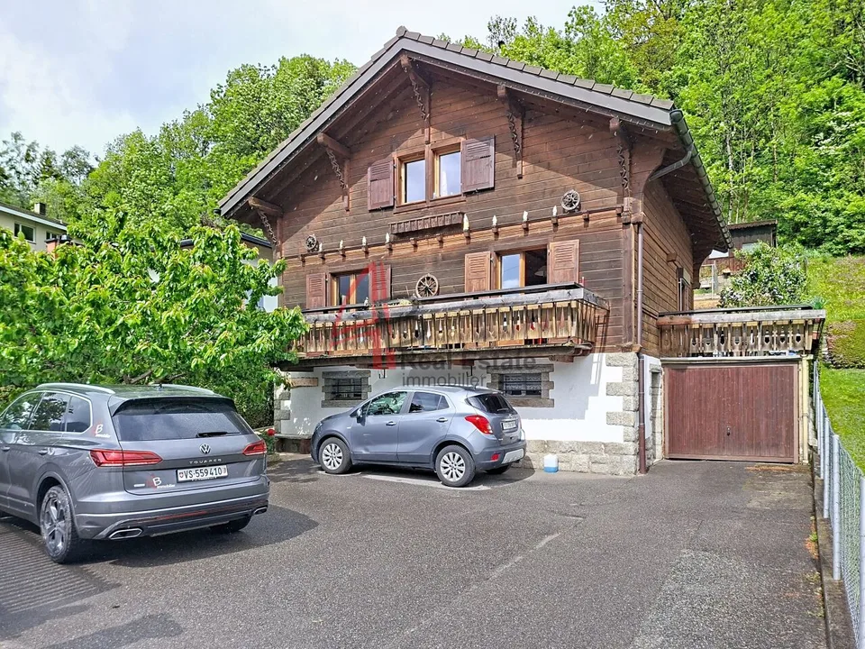 Individual chalet with garden, terraces and garage in Orsières