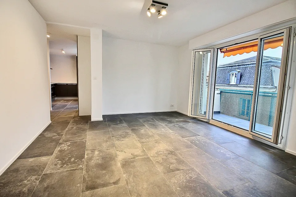 Apartment with 2.5 rooms renovated with balcony - Hypercenter of Morges
