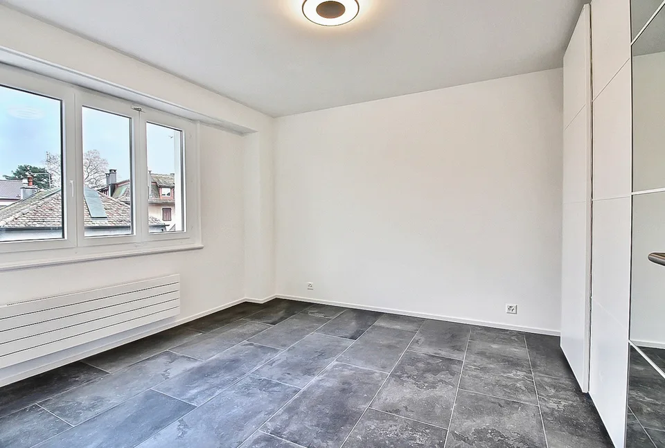 Apartment with 2.5 rooms renovated with balcony - Hypercenter of Morges