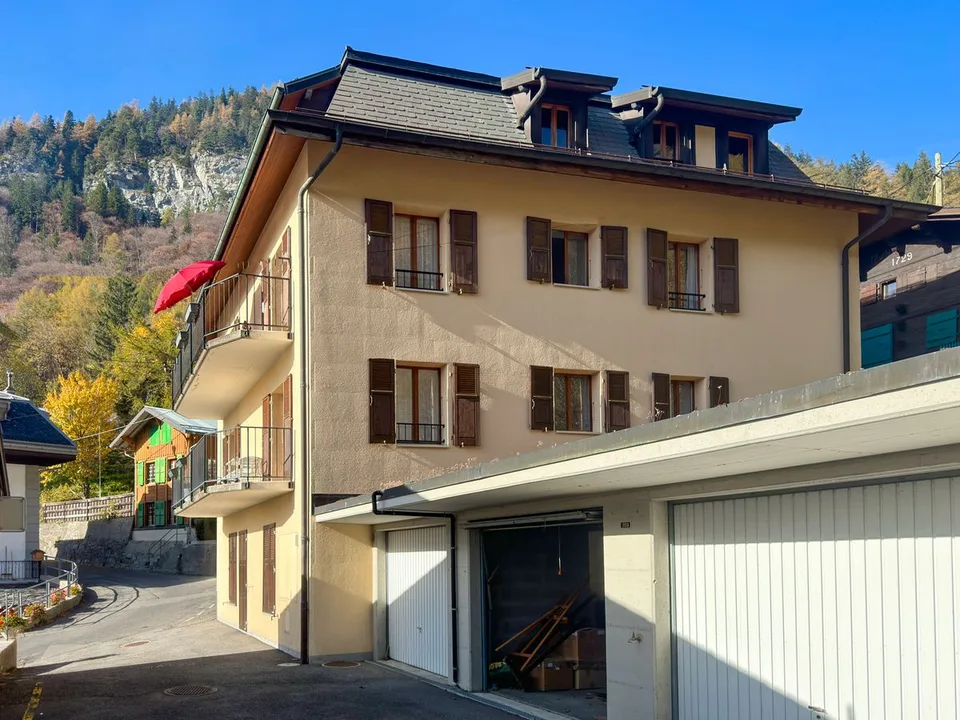 A louer, appartement de 3,5 pièces avec deux balcons.