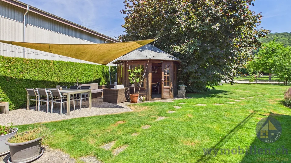Maison sur grand terrain (1112m2) et garage XXL