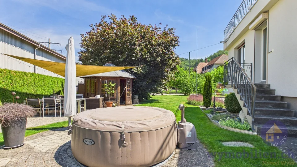 Maison sur grand terrain (1112m2) et garage XXL