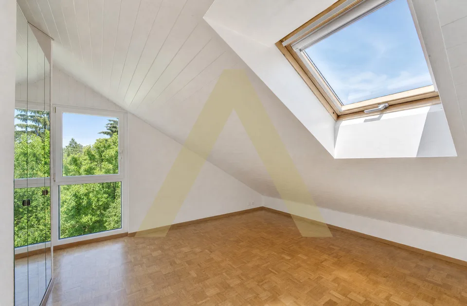 EPALINGES - EIN FAMILIENHAUS IM HERZEN DER NATUR