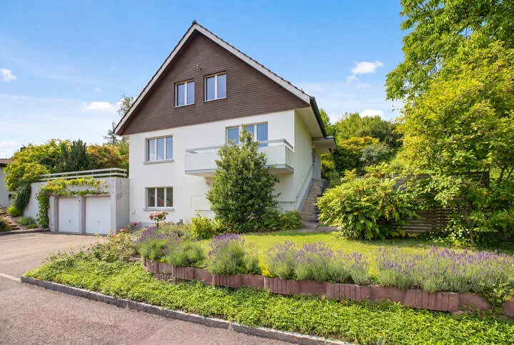 PENTE ET BEAUCOUP DE POTENTIEL - MAISON INDIVIDUELLE DE 6.5 PIÈCES