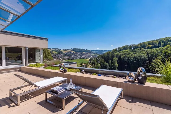 WEITSICHT UND BLICK INS GRÜNE & 8211; 4.5 ZIMMER TERRASSENHAUS IN O...