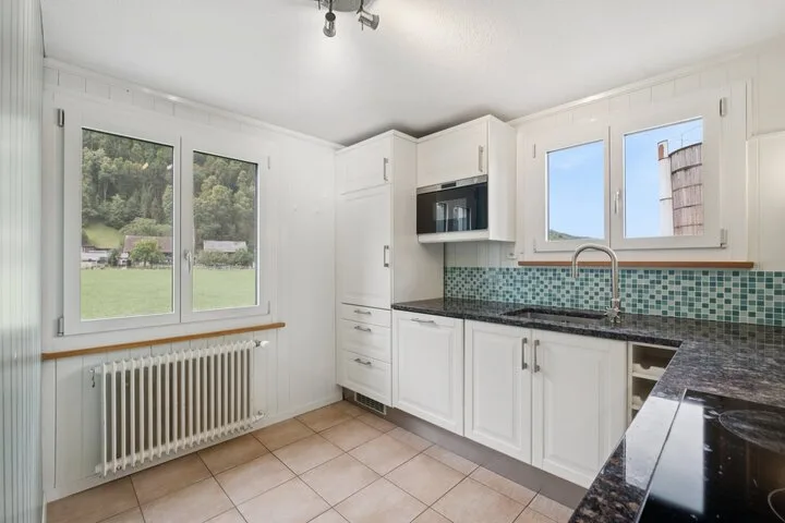 MAISON INDIVIDUELLE DÉTACHÉE DANS LA RÉGION IDYLLIQUE DE GLARIS