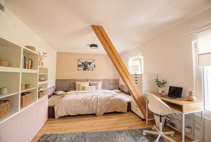 ÉLÉGANTE MAISON JUMELÉE DE 6.5 PIÈCES AVEC UN STANDARD DE FINITION DES PLUS MODERNES