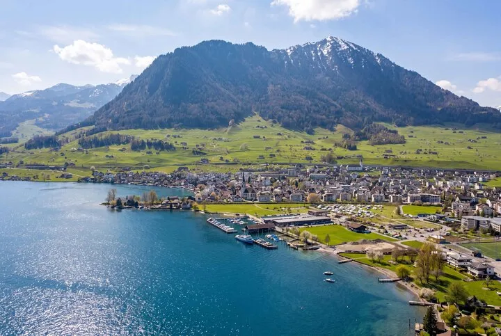 4.5 ROOM APARTMENT WITH A VIEW OF THE BÜRGENSTOCK