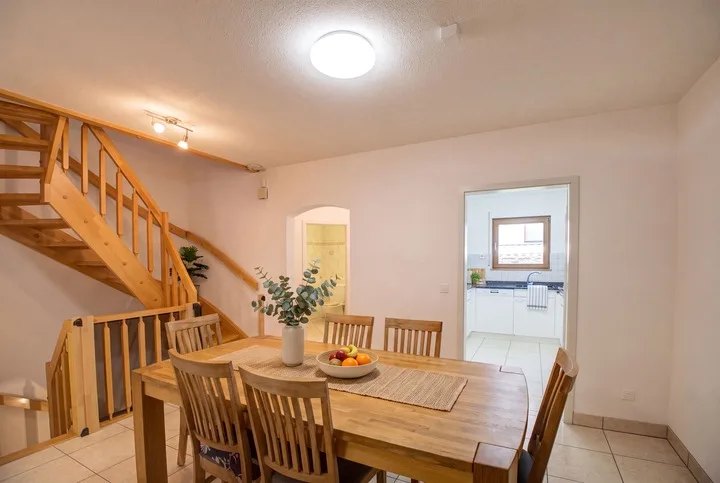 SPACIOUS MID-TERRACE HOUSE NEAR LAKE PFÄFFIKON
