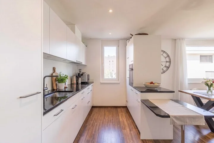 ÉLÉGANT, LUMINEUX, CENTRAL - APPARTEMENT DE 4.5 PIÈCES À EBIKON