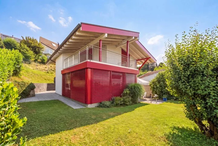 FREISTEHENDES 7.5 ZIMMER EINFAMILIENHAUS MIT WEITSICHT