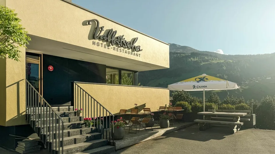 Hôtel élégant Vallatscha près de Disentis sur le col du Lukmanier