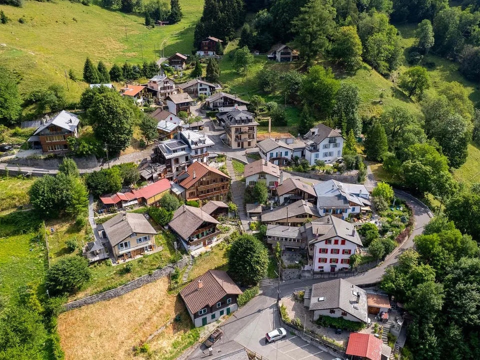 Attic apartment in the heart of the mountains, a few minutes from Lavey-les-Bains