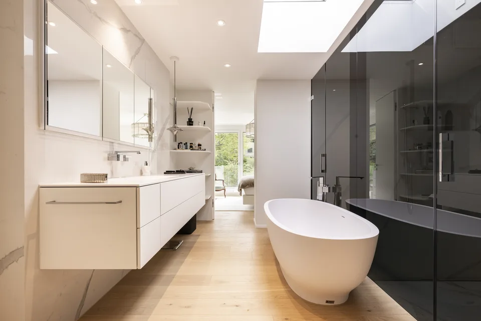 EXCLUSIVE ATTIC APARTMENT WITH LUXURIOUS FINISH