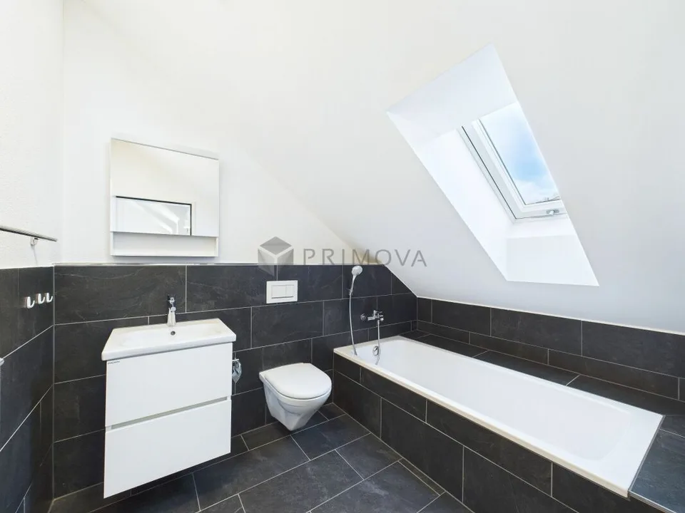 Helle 4.5 Zimmer-Wohnung mit schöner Aussicht und attraktivem Wohnkomfort