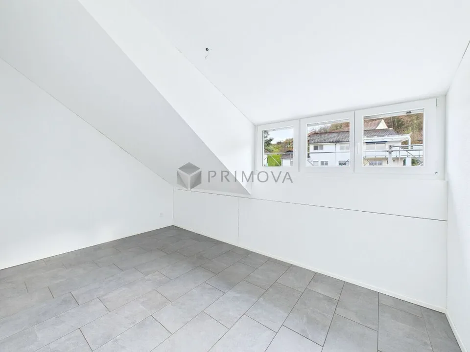 Helle 4.5 Zimmer-Wohnung mit schöner Aussicht und attraktivem Wohnkomfort