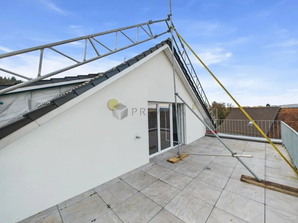 Helle 4.5 Zimmer-Wohnung mit schöner Aussicht und attraktivem Wohnkomfort